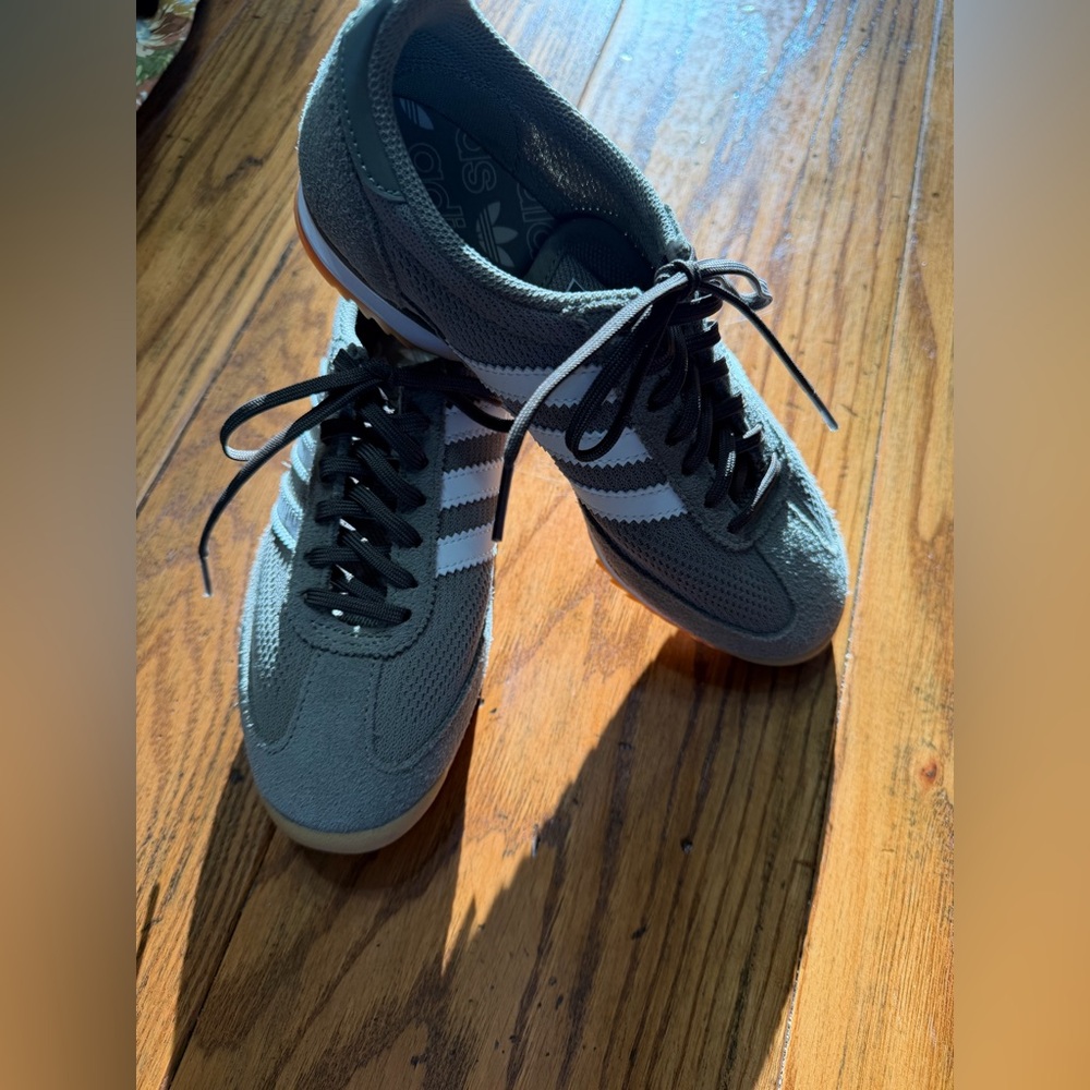 Classic green Athletic Sneakers with White Stripes